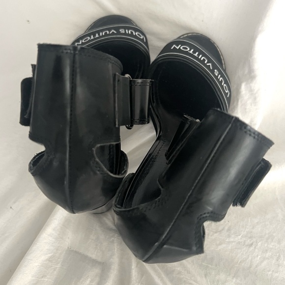 👑✅PRICE FIRM✅Fabulous Fashion Black Star Trail Sandal Heels - Picture 7 of 17